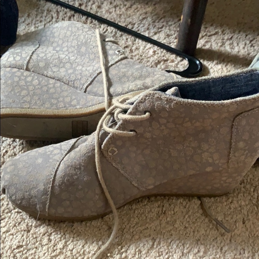 TOMS Women’s wedges